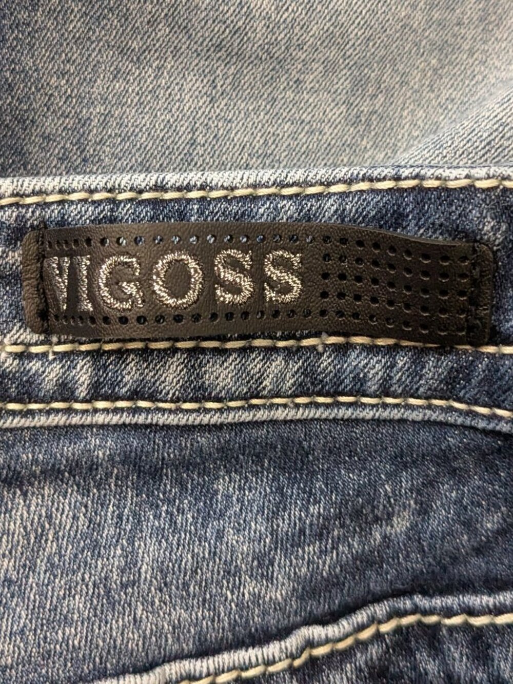 Vigoss Plus-Size Cropped Denim Capri Jeans - Blue - Picture 9 of 12